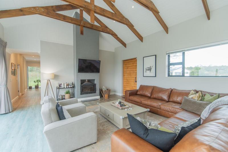 4 Bedroom Property for Sale in Kragga Kamma Eastern Cape